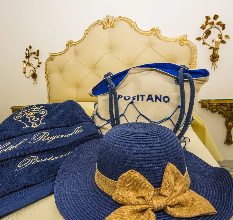 hotel_reginella_positano_rooms_classic_sea_view_02.webp