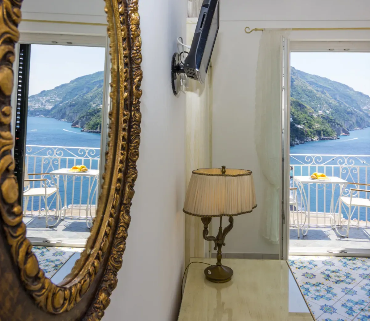hotel_reginella_positano_rooms_classic_sea_view_06.webp