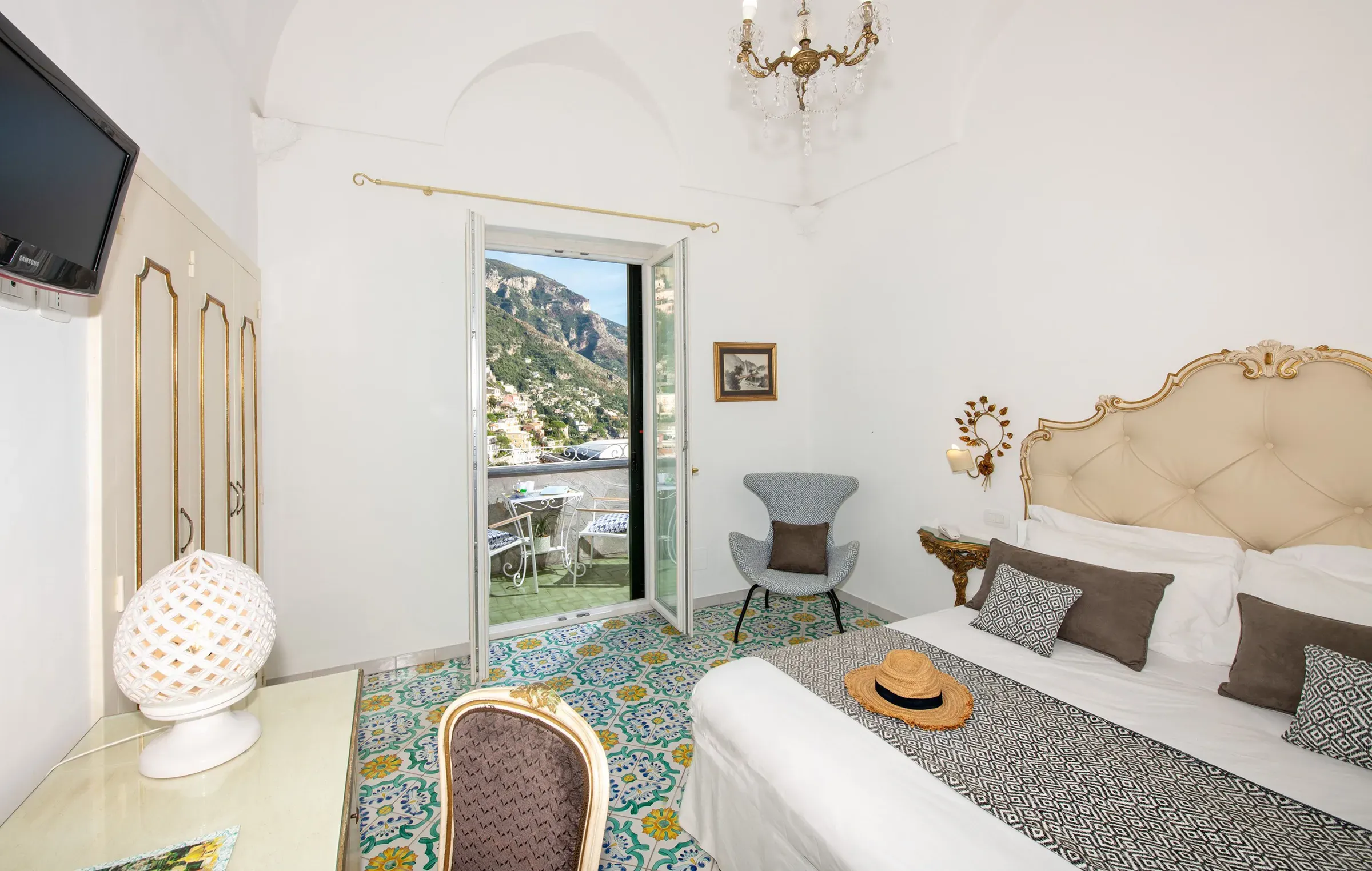 hotel_reginella_positano_rooms_classic_sea_view_07.webp