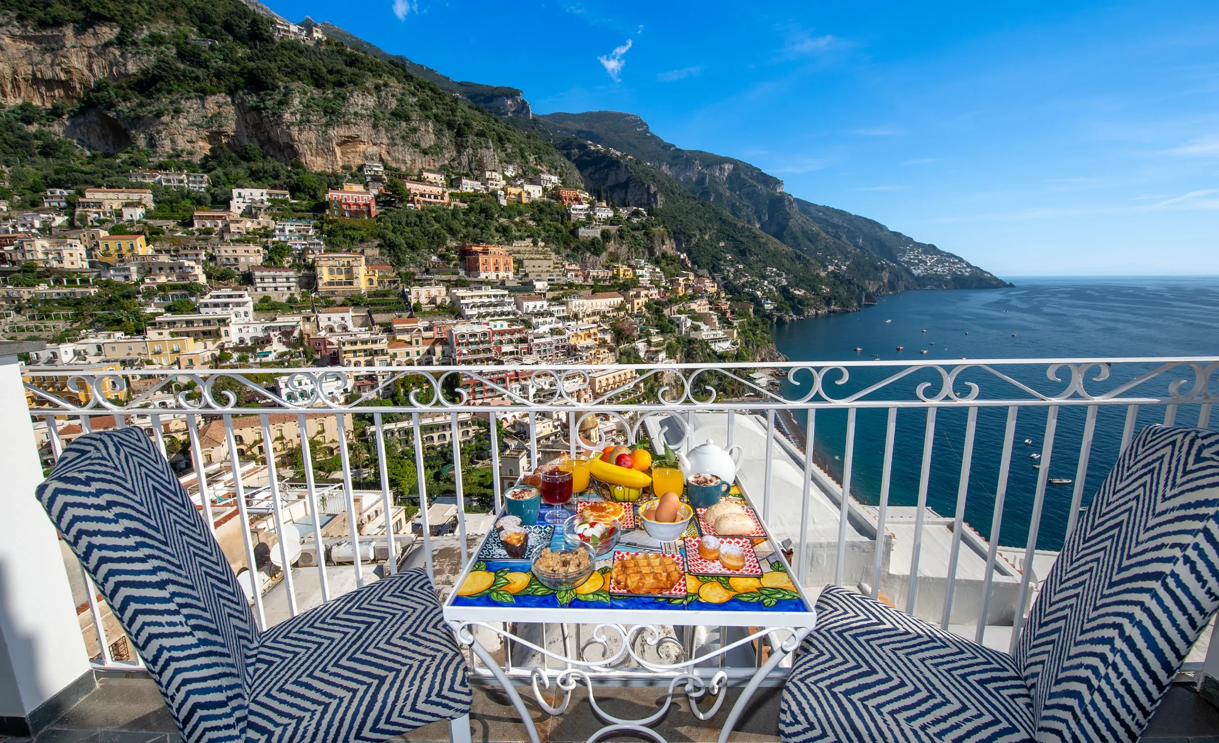 hotel_reginella_positano_breakfast_01.webp